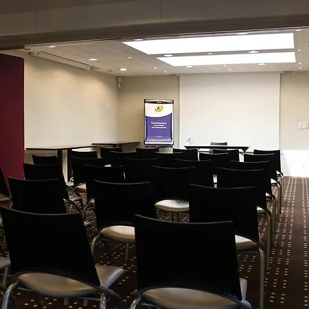 Kyriad Nord Hotel 3*