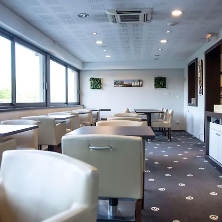 Hotel Kyriad Nord